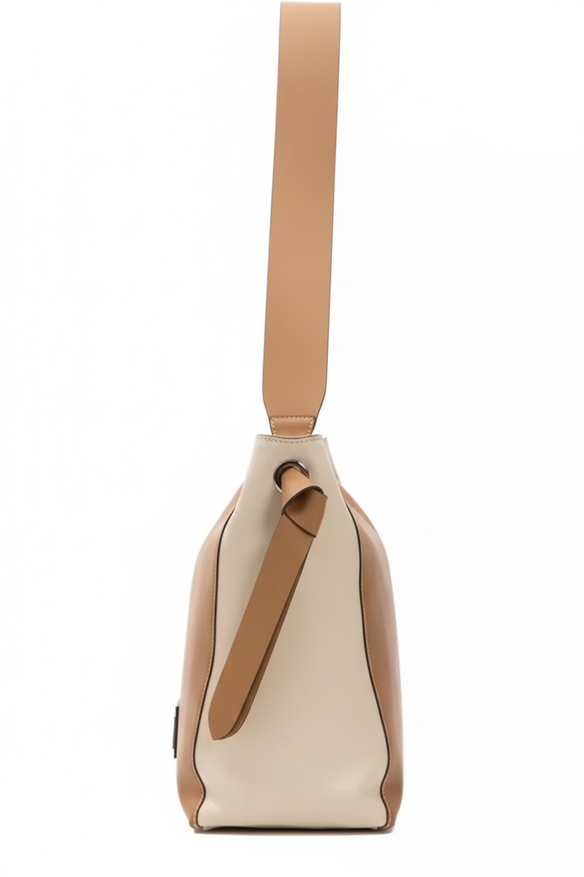 Brązowa torba - widok z boku