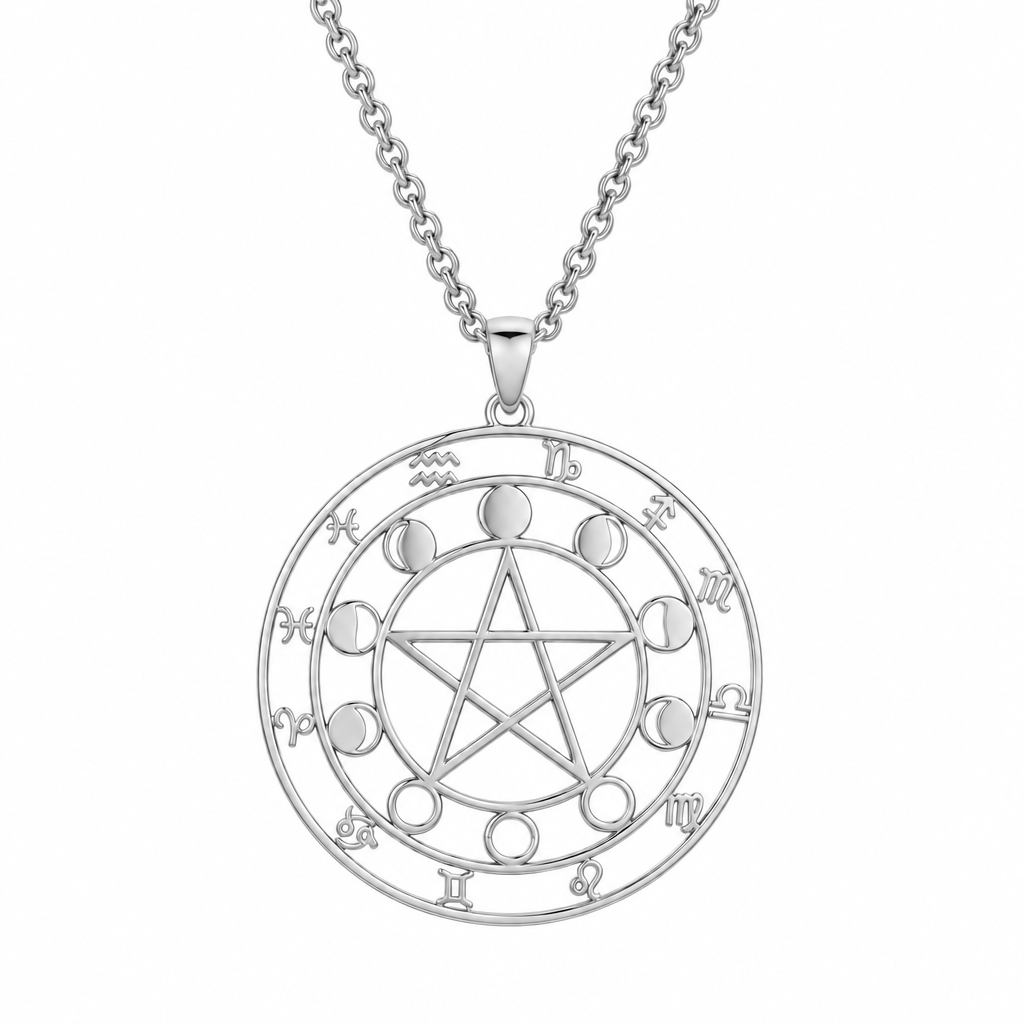 Srebrny naszyjnik z ażurowym medalionem z pentagramem, znakami zodiaku i fazami księżyca – produkt na białym tle